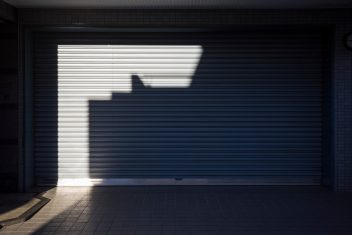 Government Investment Initiatives: Boosting Garage Door Repair Businesses for Economic Growth